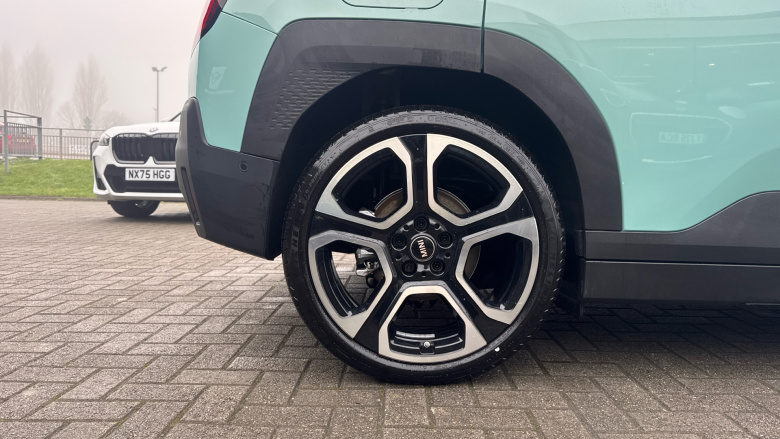 MINI Aceman 135kW E Classic 43kWh 5dr Auto Electric Hatchback